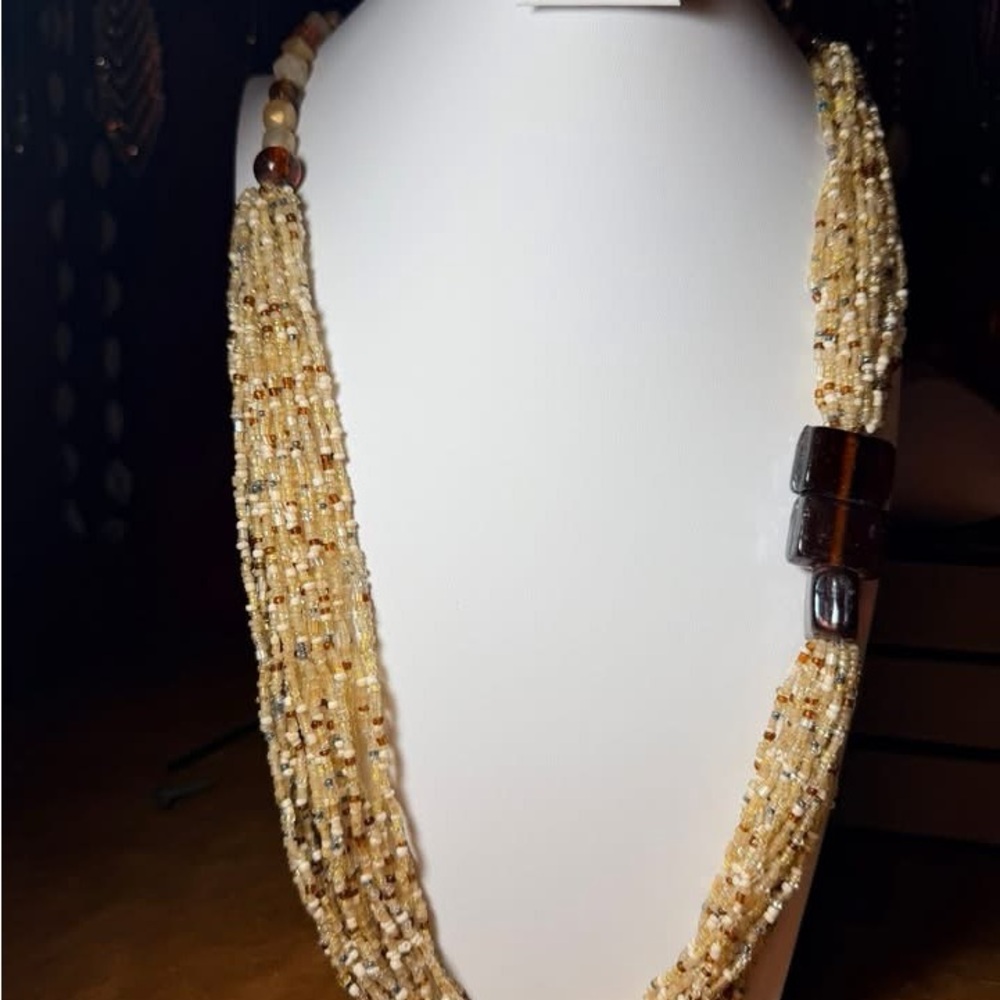 Elegant Beaded Necklace in Gold and Brown